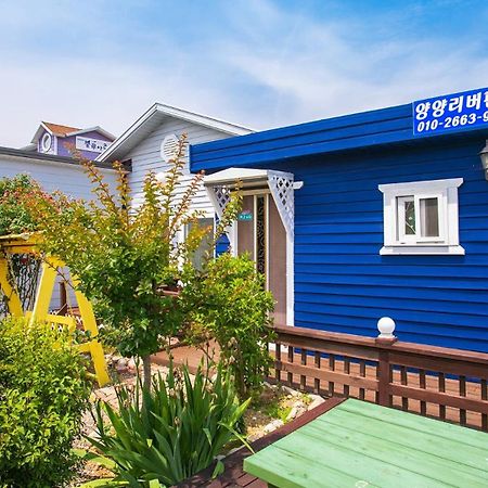 Yangyang River Pension Екстер'єр фото